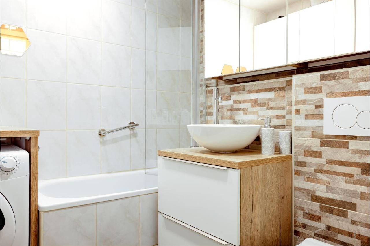 Elegant 1-Bedroom Apartment Near Hill Forest Любляна Экстерьер фото
