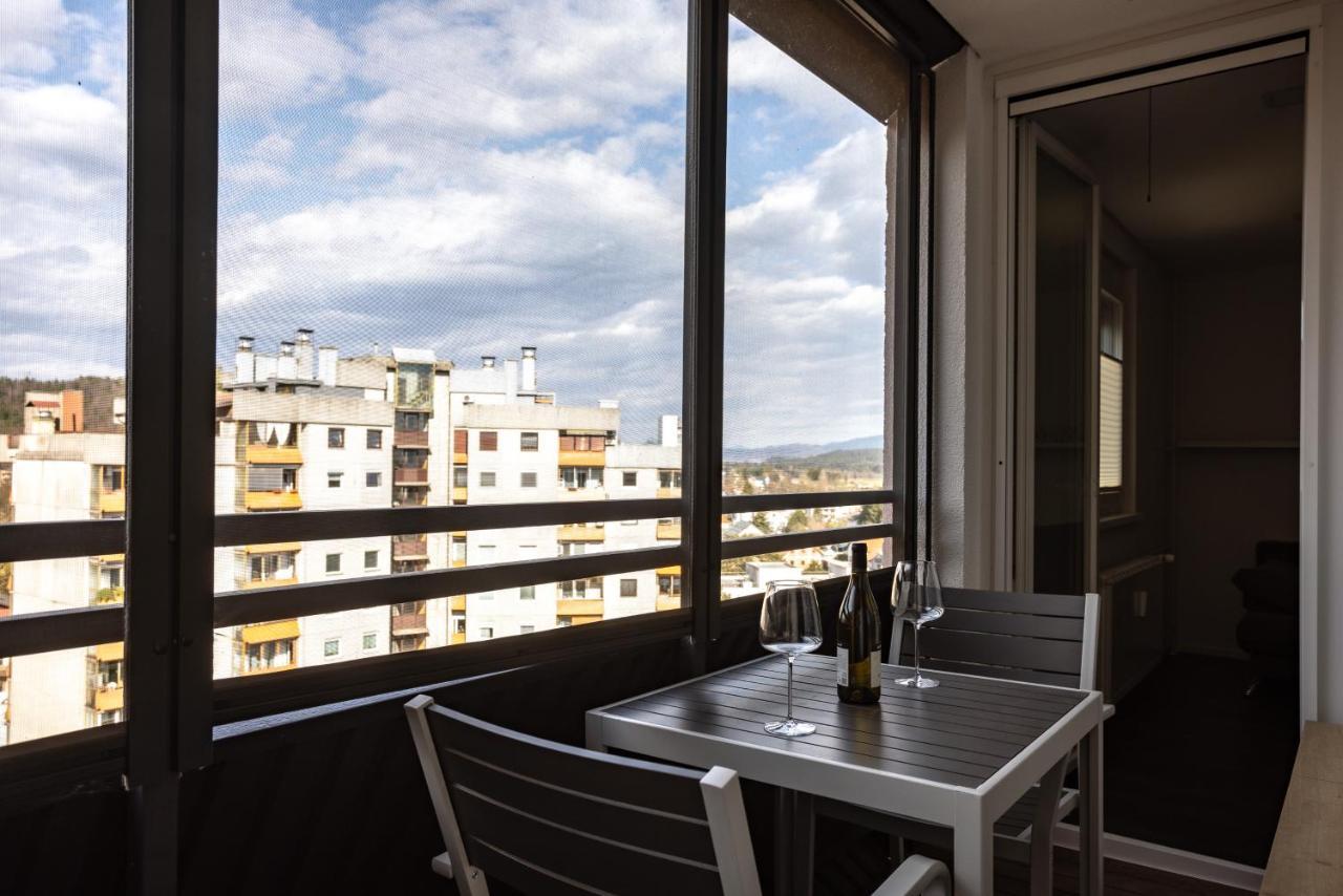 Elegant 1-Bedroom Apartment Near Hill Forest Любляна Экстерьер фото